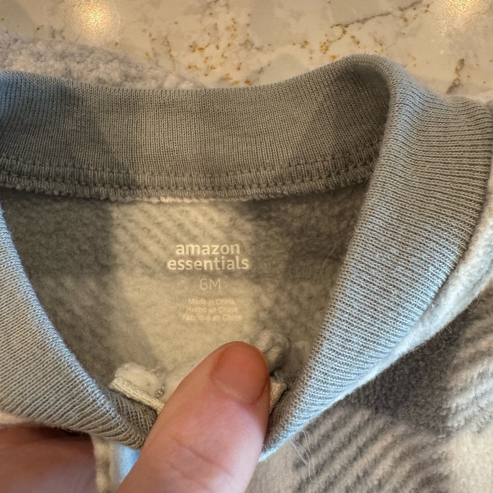 Amazon essentials 3-6Months - Gray and White Plaid Kids One Piece Fleece Footies - Picture 3 of 9